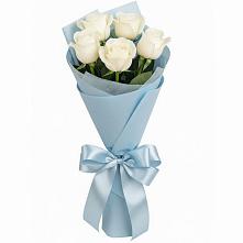 Букет 5 Белых роз Проуд в Идринском