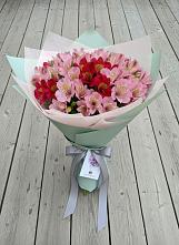 Букет цветов из:  Альстромерии в Идринском