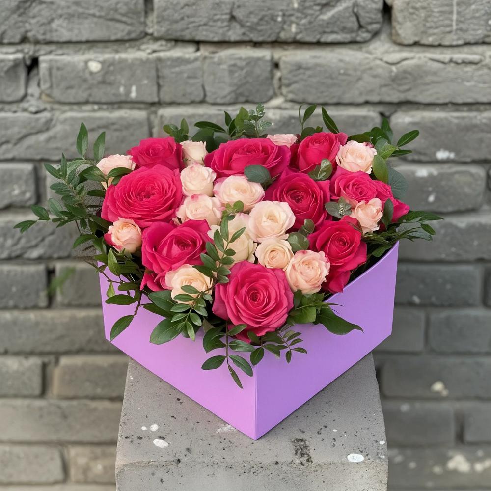 Цветочная композиция из Розы в коробке в Идринском