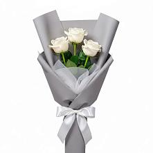 Букет 3 белые розы в Идринском