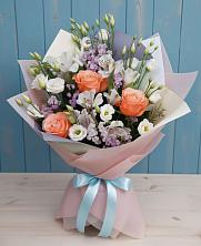 Букет цветов из:  Лизиантусы, Розы, Альстромерии и Гипсофила в Идринском