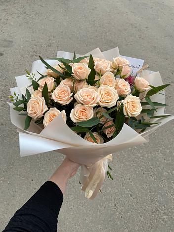 Букет Кремовые розы Латте в Идринском