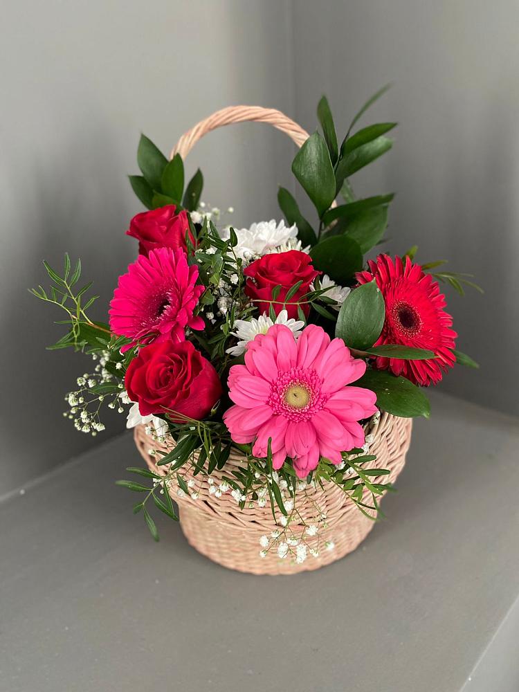 Цветочная композиция из Розы, Хризантемы и Герберы в корзине в Идринском