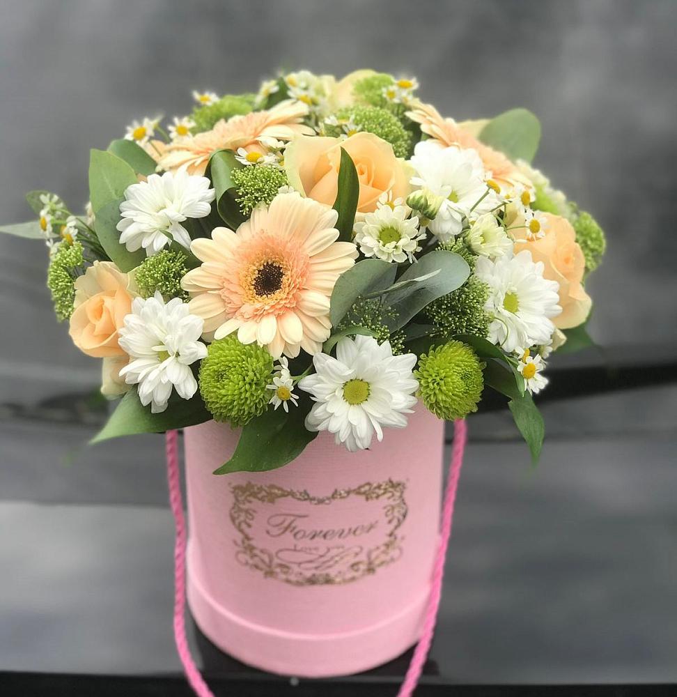 Цветочная композиция из Розы, Герберы и Хризантемы в шляпной коробке в Идринском