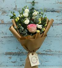 Букет цветов из:  Розы и Лизиантусы #REPLACE_PRED# Идринском