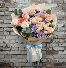 Букет цветов из:  Розы, Лизиантусы и Гвоздики #REPLACE_PRED# Идринском