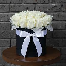 Цветочная композиция из Розы в шляпной коробке в Идринском